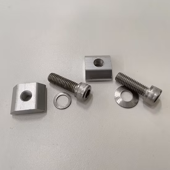 Оптовая торговля фабрикой OEM/ODM Солнечная фотоэлектрическая монтажная система Монтажные аксессуары для энергетического модуля без прижимного блока Быстрая сборка Металлические зажимы